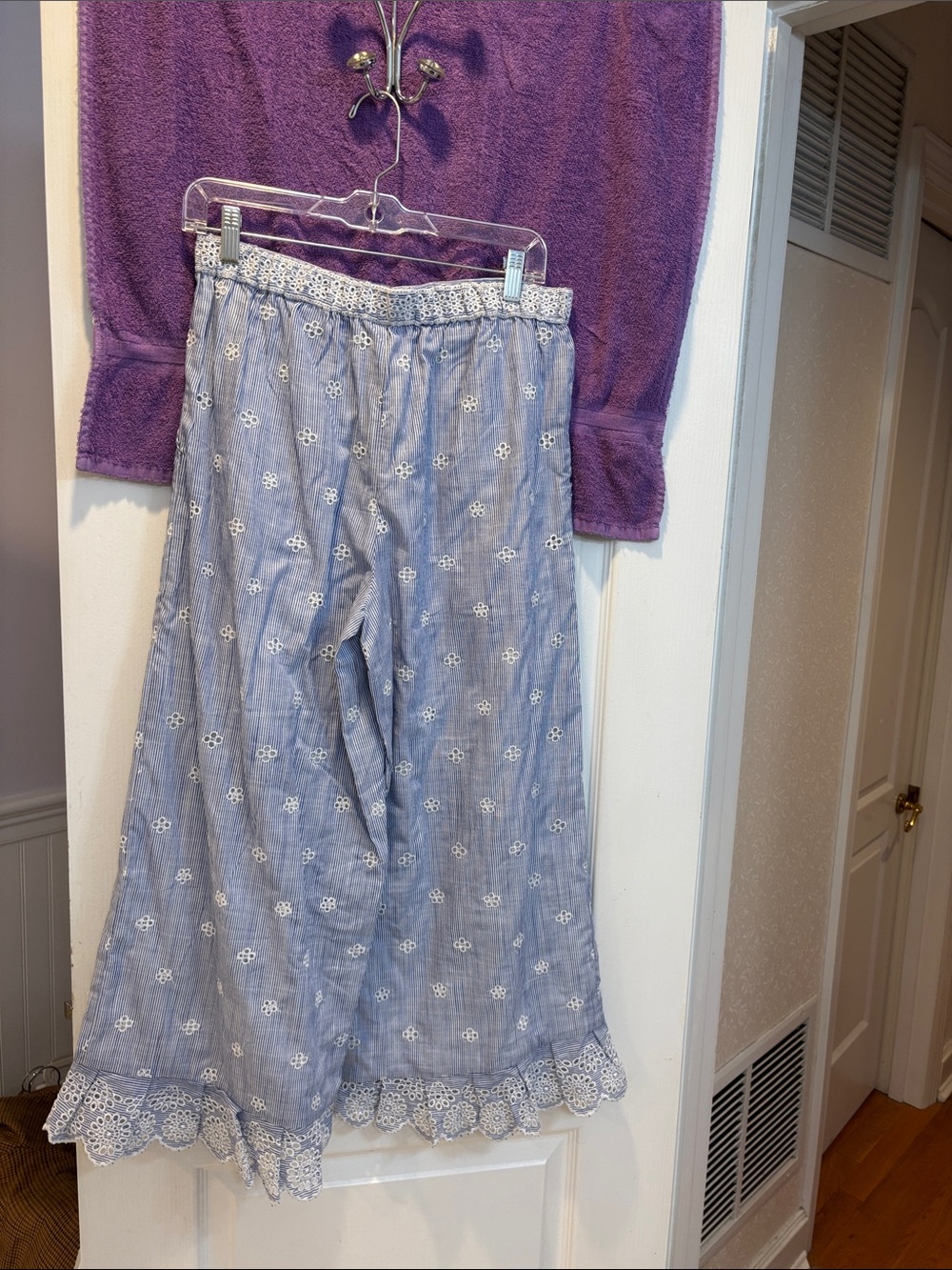 NWT Romeo & Juliet Couture Blue Striped Eyelet Wide-Leg Pants - Picture 5 of 7
